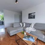 Nona Mira * Rijeka